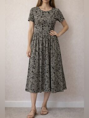A. Wild Thyme Black & Cream Paisley Midi Dress